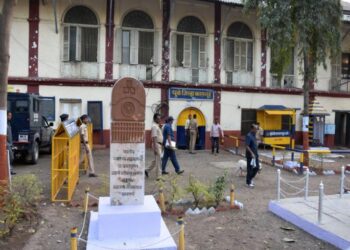 धुळे जेल मधून फरार आरोपी पोलिसांच्या जाळ्यात