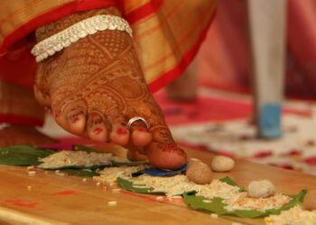 सहा फेरे होताच नवरी थांबली आणि…