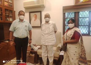 प्रतिभा शिंदे यांची शरद पवार व राष्ट्रवादी शिवसेनेच्या नेत्यांशी शेती प्रश्नाबाबत चर्चा