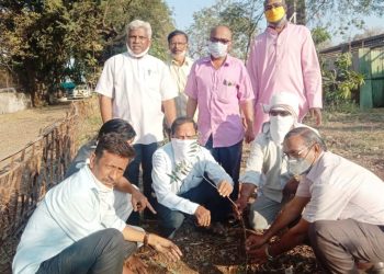 वृक्षांना पालक समजून त्यांचे संगोपन करा – प्राचार्य ए. आर. चौधरी