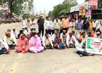 भाजपातर्फे अमळनेरात चक्काजाम आंदोलन