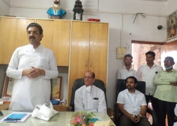 पदे घेऊन कामे न करणाऱ्यांना नारळ द्यावे – अविनाश आदिक