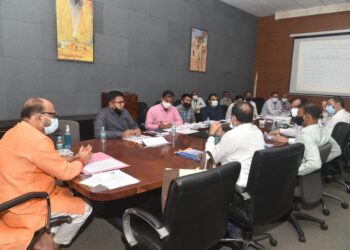 पाणीपुरवठा योजना, नळ जोडण्यांच्या कामांना गती द्यावी – गुलाबराव पाटील