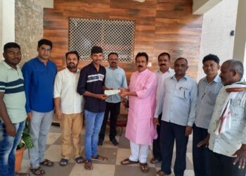 स्पर्धेत टिकण्यासाठी विद्यार्थ्यांनी मेहनत करणे आवश्यक – माजीमंत्री डॉ सतीश पाटील