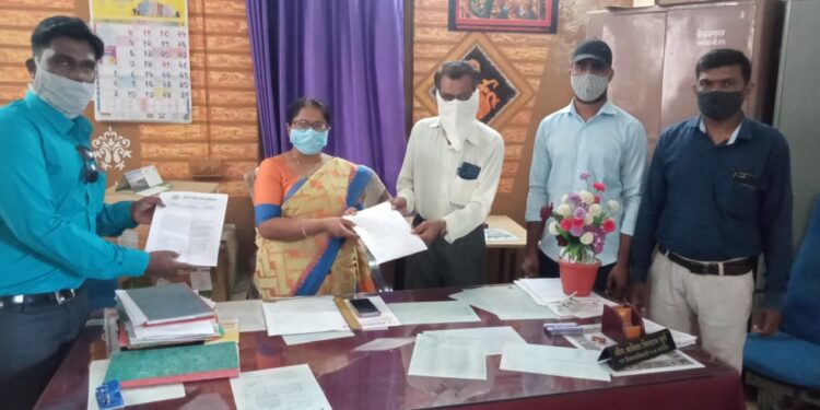 खाजगी विना अनुदानित शाळांचे विविध मागण्यांचे निवेदन