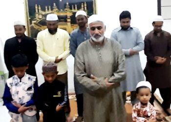 जळगावात ईद साधेपणाने उत्साहात साजरी