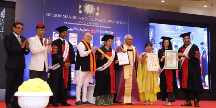 नेल्सन मंडेला ॲकॅडमी अमेरिकन युनिव्हर्सिटी कडून माजी नगरसेविका अश्विनी विनोद देशमुख यांना डॉक्टरेट बहाल