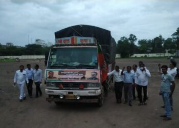 पूरग्रस्तांच्या मदतीसाठी धावल्या भाजपा व जी. एम. फाउंडेशनच्या पाच ट्रक