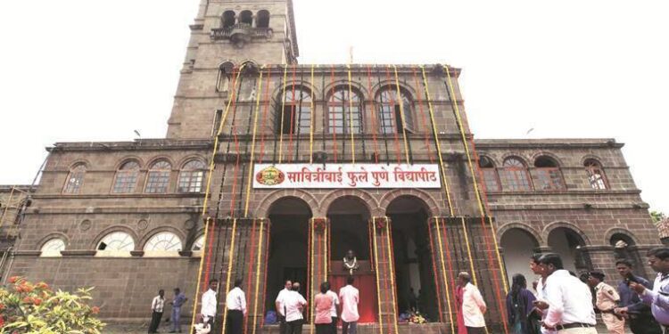 कोरोनात पालक गमवलेल्या विद्यार्थ्यांची संपूर्ण फी माफ ; पुणे विद्यापीठाचा मोठा निर्णय..!