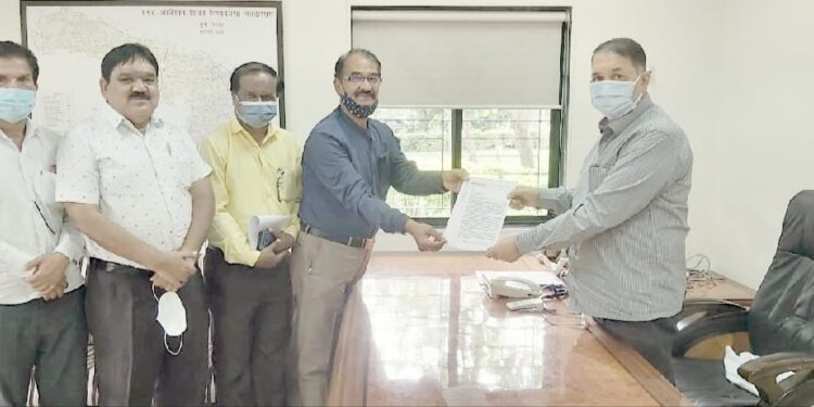 पत्रकारांच्या मागण्यांच्या पूर्ततेसाठी मुख्यमंत्र्यांसोबत बैठक  गृहमंत्री दिलीप वळसे पाटील यांचे आश्वासन