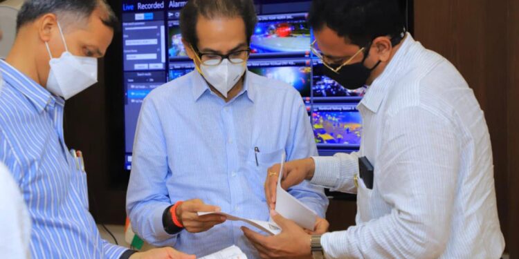 पूरग्रस्तांना लवकरच मदत मुख्यमंत्र्यांनी किशोर पाटील यांना दिले आश्वासन