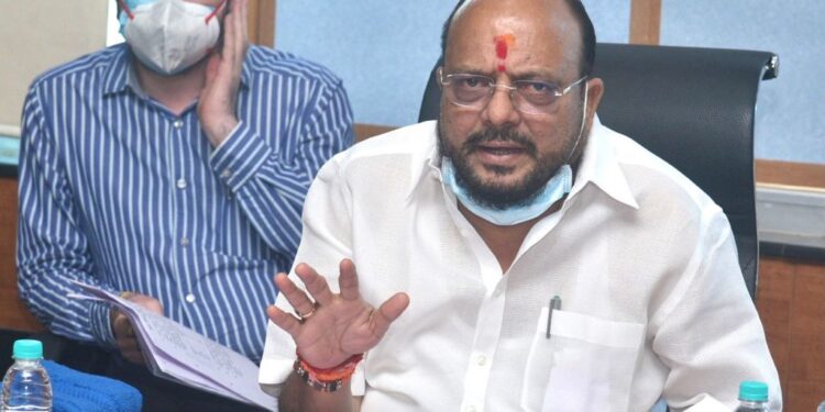 निर्धारित उद्दिष्ट वेळेत पूर्ण करा : – पाणी पुरवठा व स्वच्छता मंत्री गुलाबराव पाटील