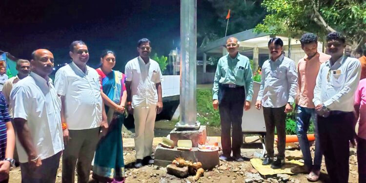 महापौर सौ.जयश्री महाजन यांच्या प्रयत्नाने  मेहरुण परिसरात ‘एलईडी’ लाईट उभारणी..