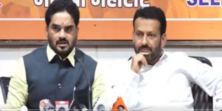 सर्वोच्च न्यायालयात वकील का दिला नाही? ; राज्यभर आंदोलनाचाही इशारा…