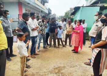 पडाऊ इमारतींच्या मालकांना मुख्याधिकारी शोभा बाविस्कर यांनी बजावली नोटीस