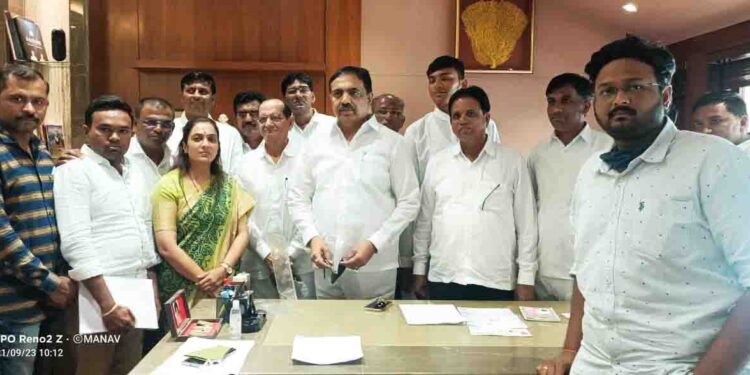 ना. जयंत पाटील – रोहिणी खडसे (खेवलकर ) यांच्या भेटीचे रहस्य गुलदस्त्यात