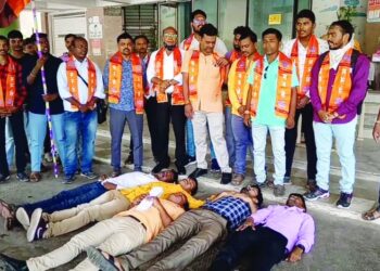 मनसेचे पालिकेसमोर समोर ‘झोपा काढा’ आंदोलन