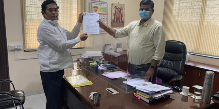 महामार्गावरील टोल प्लाझा बंद करा ; अन्यथा आरती आंदोलन करू ..