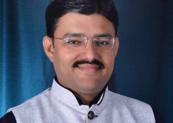 गटशिक्षणाधिकारी विजय पवार यांना स्मार्ट एज्युकेशन ऑफिसर पुरस्कार