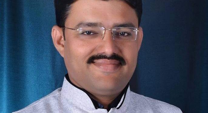 गटशिक्षणाधिकारी विजय पवार यांना स्मार्ट एज्युकेशन ऑफिसर पुरस्कार