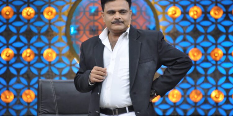 “हास्य जत्रेत” अभिनयाचे  ” प्रभुत्व ” गाजविणारा खान्देशचा हेमंत पाटील ..