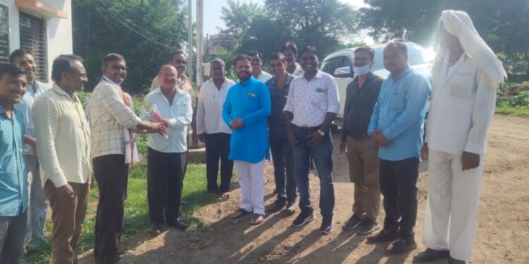 लाडली येथे पशुधनावर लसीकरण….