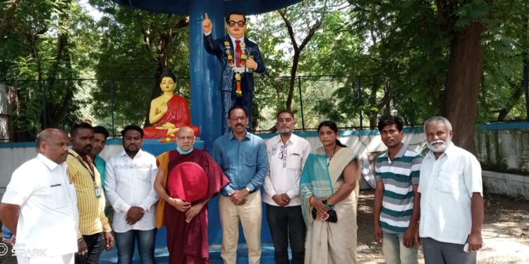 भाजपा जिल्हा महानगरतर्फे 65 वा धम्मचक्र प्रवर्तक दिन साजरा…