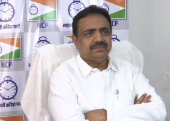 किरीट सोमय्या आणि देवेंद्र फडणवीस यांच्यावर जयंत पाटलांची तोफ