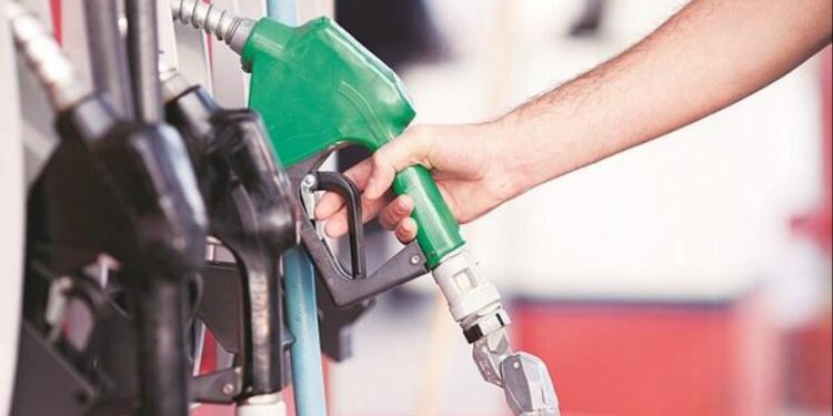 देशात सध्या महागाईचा भडका; पेट्रोल, डिझेलची तेरावी दरवाढ