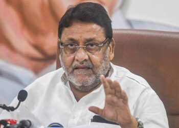 ‘खोट्या केसेस, दबावापुढे झुकणार नाही, महाविकास आघाडी कारवायांना सडेतोड उत्तर देणार’, चंद्रकांत पाटलांना मलिकांचा टोला