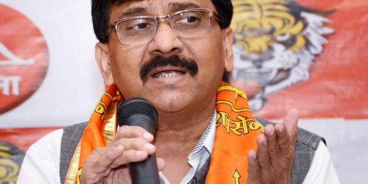 जम्मू-काश्मीरमधील परिस्थितीवरून शिवसेना नेते संजय राऊत यांची केंद्र सरकारवर टीका…