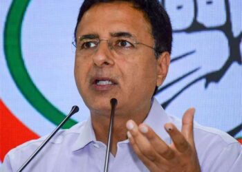 मोदींकडून गुन्हा कबूल, मोदी सरकारला काय शिक्षा द्यायची? सुरजेवाला यांची मोदी सरकारवर टीका…