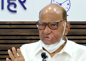 सरकाराला उशिरा का होईना शहाणपण आलं; पवारांचा मोदी सरकारला टोला…