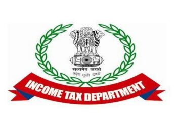 उद्योजक देवेंद्र शहा यांच्या व्यवसायांसह घरावर IT ची छापेमारी…