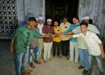 मुख्यमंत्री उद्धव ठाकरे यांची शस्त्रक्रिया यशस्वी होण्यासाठी जळगावच्या शिवसैनिकांची बाबांच्या दर्ग्यावर मन्नत…