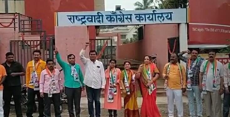 जाचक कृषी कायदे रद्द झाल्याबद्दल राष्ट्रवादी कॉग्रेस पार्टीतर्फे लाडु वाटुन व फटाके फोडून जल्लोष…