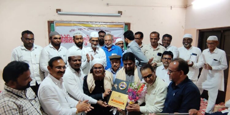 प्रोग्रेसिव्ह एज्युकेशन फाऊंडेशनतर्फे अब्दुल करीम सालार खान्देश रतन पुरस्काराने सन्मानित…