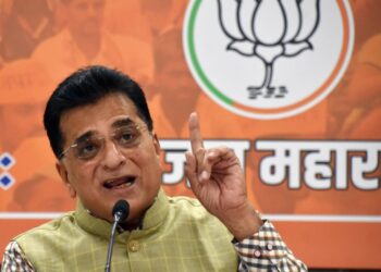 महाविकास आघाडीतील घोटाळे बाहेर काढणार; किरीट सोमय्यांचा इशारा…