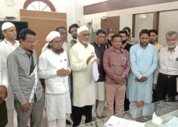 अभिनेत्री कंगना रणावत तिच्यावर देशद्रोह तर वासिम रजवी याच्यावर कायदेशीर कारवाई करा- मुस्लिम समुदायाची एकमुखी मागणी..