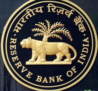 ‘या’ बँकेवर रिझर्व्ह बँकेची मोठी कारवाई; आता ग्राहकांना बँकेतून फक्त 5000 रुपयेच काढता येणार