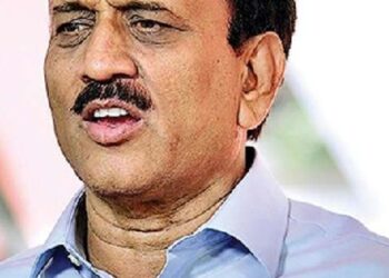 गिरीश महाजन, खडसे, भोळे, पाटलांसह दहा जणांविरुध्द गुन्हा दाखल…