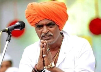 नाशिकमध्ये  घोटी कृषी उत्पन बाजार समितीत इंदुरीकर महाराजांचे कीर्तन..