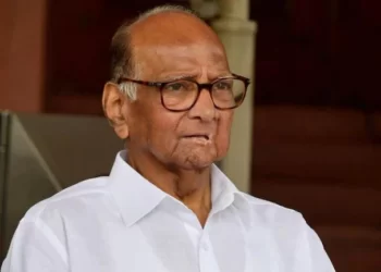 पवारांना शिक्षण खात्याची जबाबदारी पेलणं झाल कठीण; चव्हाणांना का म्हणाले या खात्यातून सुटका करा….