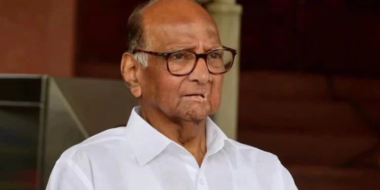 पवारांना शिक्षण खात्याची जबाबदारी पेलणं झाल कठीण; चव्हाणांना का म्हणाले या खात्यातून सुटका करा….