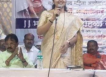 बालविवाह झाल्यास सरपंचपद रद्द होणार…रूपाली चाकणकर यांचा इशारा