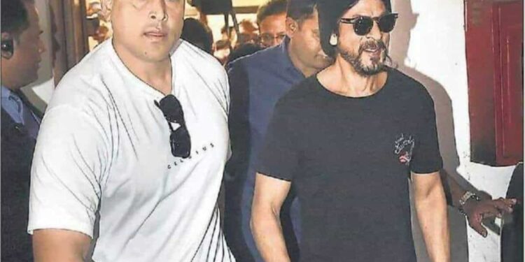 आर्यन खानची जबाबदारी आता रवी सिंहवर….