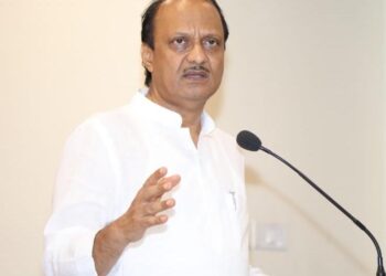 शाळा सुरू करण्यावर स्थानिक पातळीवर वाद…