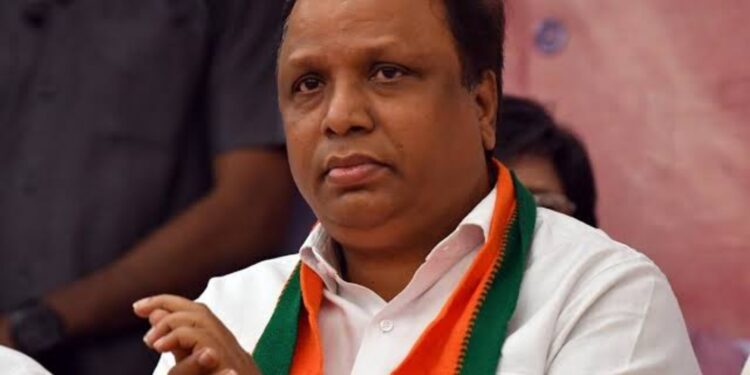 शेलारांची मुंबई उच्च न्यायालयात धाव; १ लाखाचा ऑनटेबल जामीन मंजूर….