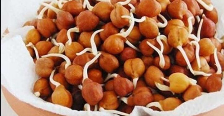 निरोगी जीवन जगायचे असेल तर आपल्या आहारामध्ये भिजवलेल्या काळ्या चण्याचा समावेश करा….