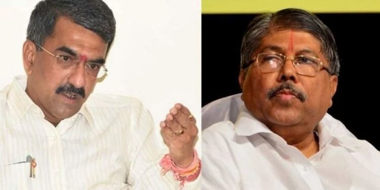चंद्रकांत पाटीलांची मुख्यमंत्र्यांवर टीका, शंभूराज देसाईंचा पाटलांवर पलटवार….